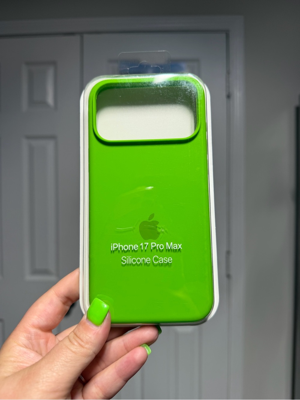 Apple iPhone 17 Pro Max Silicone Case - Lime Green